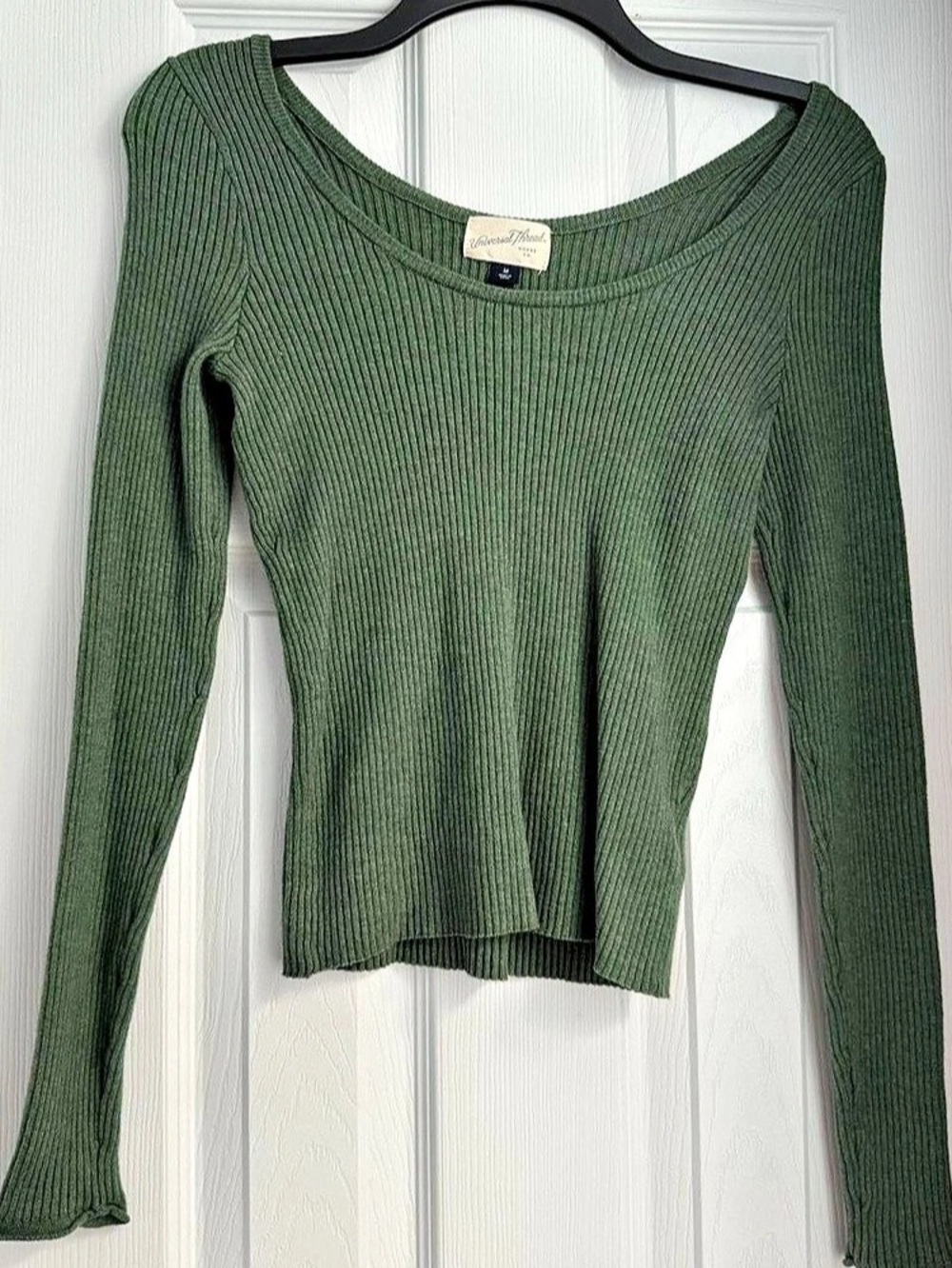 Universal Thread Women's Slim Fit Long Sleeve Scoop Neck Ribbed T-Shirt